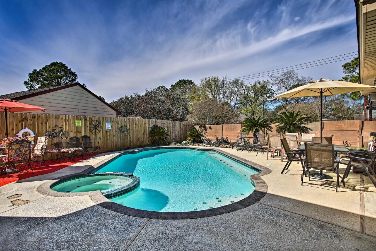 Сasa de vacaciones With Private Outdoor Pool! Houston
